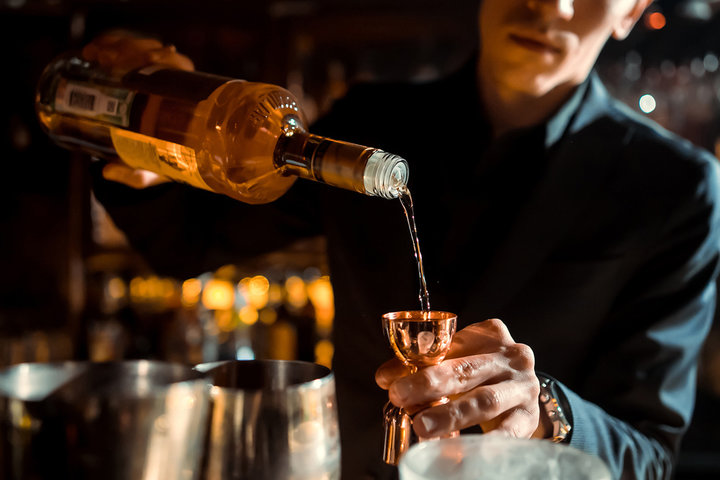 Conditions of Work and Increasingly High-risk Drinking Among People Employed in the Alcohol Service Industry: Applying Canada’s Guidance on Alcohol and Health to a High-risk Population